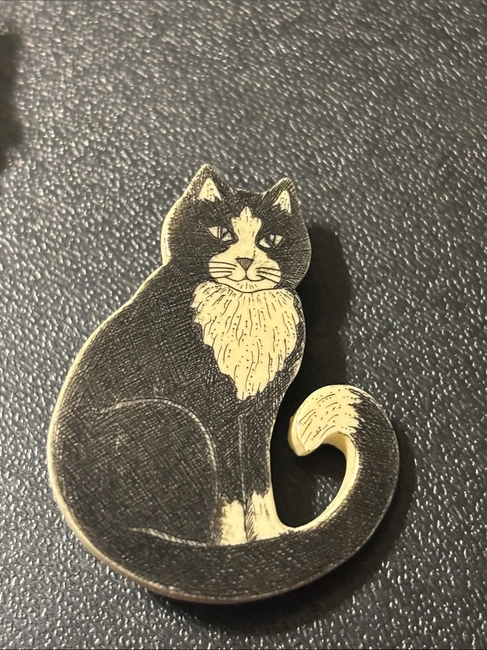Vintage Cat Brooches , Panther Jaguar, And Tuxedo Cat Jewelry